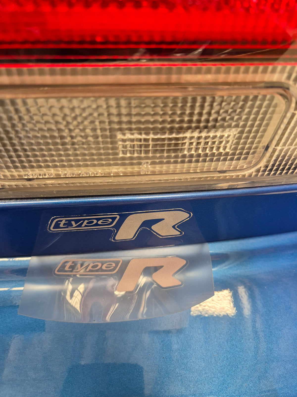 52 Inch Type R Sticker Type R sticker 93081FA100 GM8