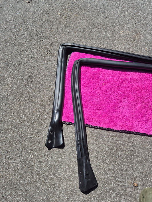 Subaru Impreza 2 door Coupe GM8 Window rubbers