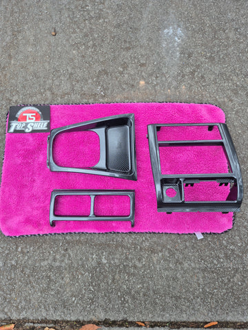 Subaru Impreza Carbon Fibre (Hydrodipped) Pack kit includes Vent surrounds, Radio Surround, Gear surround with Leather Gator